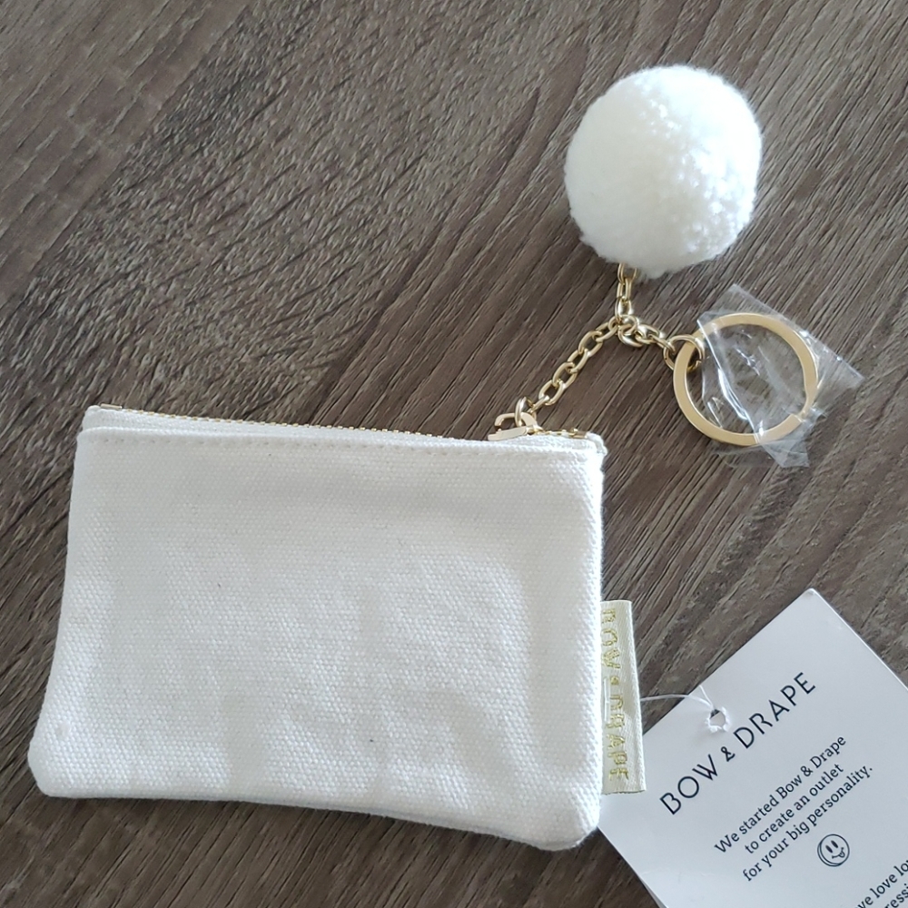 Bow & Drape keychain with mini pouch.